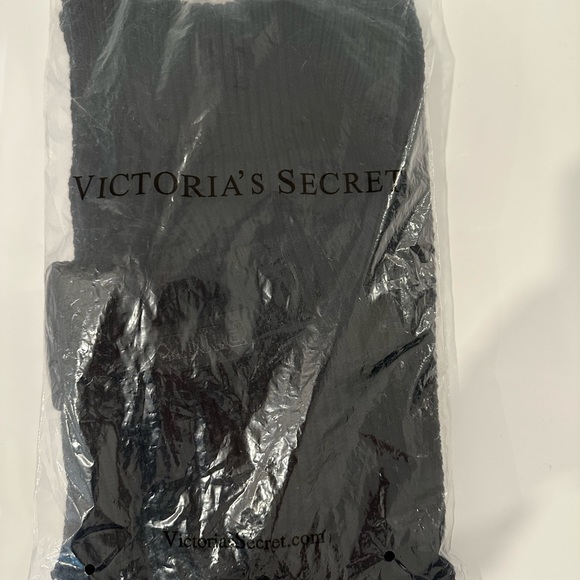 Brand new Pink scarf and hat set - Picture 2 of 2